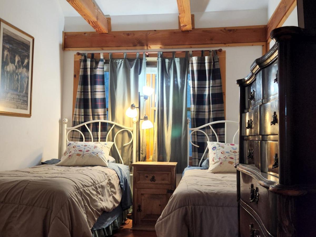 Cowgirl Palace Sag Harbor Esterno foto